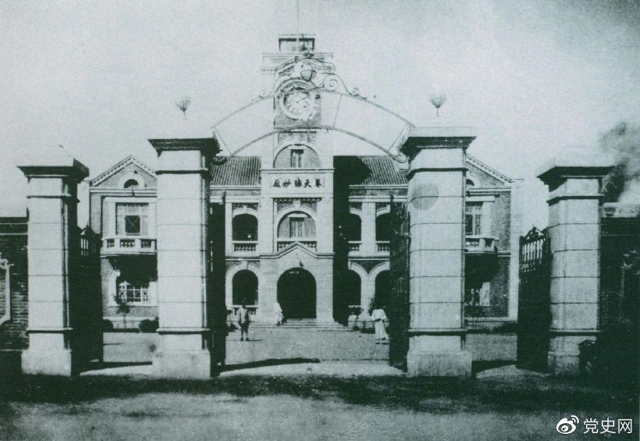 　　圖為中共滿洲省委舊址。1929年6月，中共中央政治局決定劉少奇任中共滿洲省委書記。7月，劉少奇到達(dá)奉天（今沈陽）赴任。